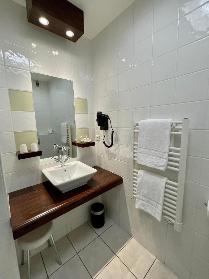 Hotel Au Logis Des Remparts Saint-Émilion Екстериор снимка