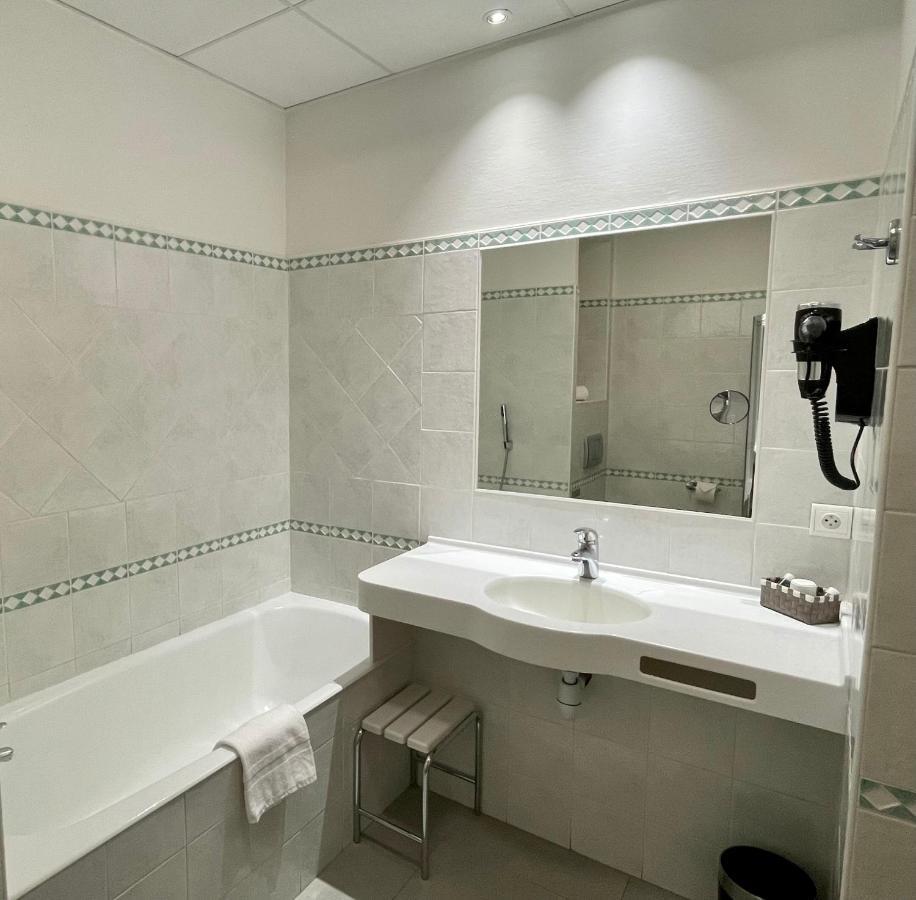 Hotel Au Logis Des Remparts Saint-Émilion Екстериор снимка