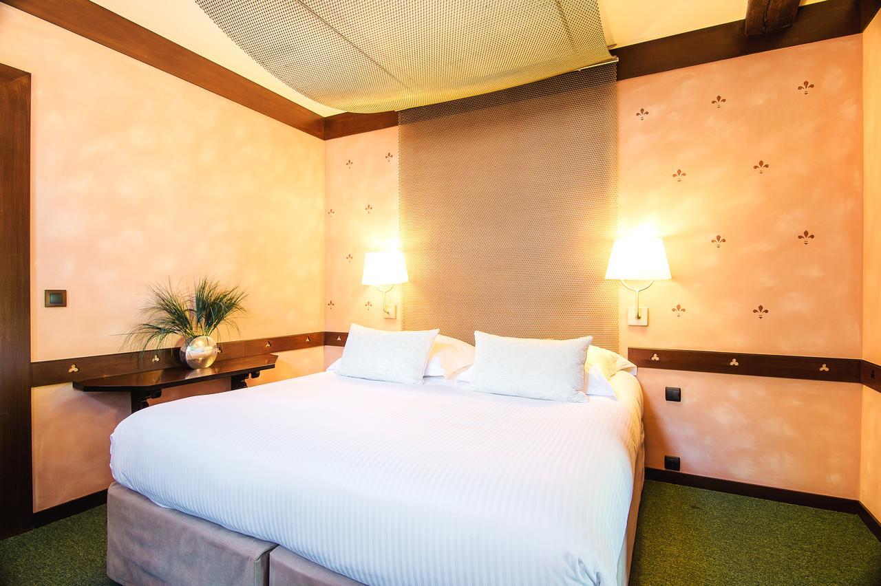 Hotel Au Logis Des Remparts Saint-Émilion Екстериор снимка